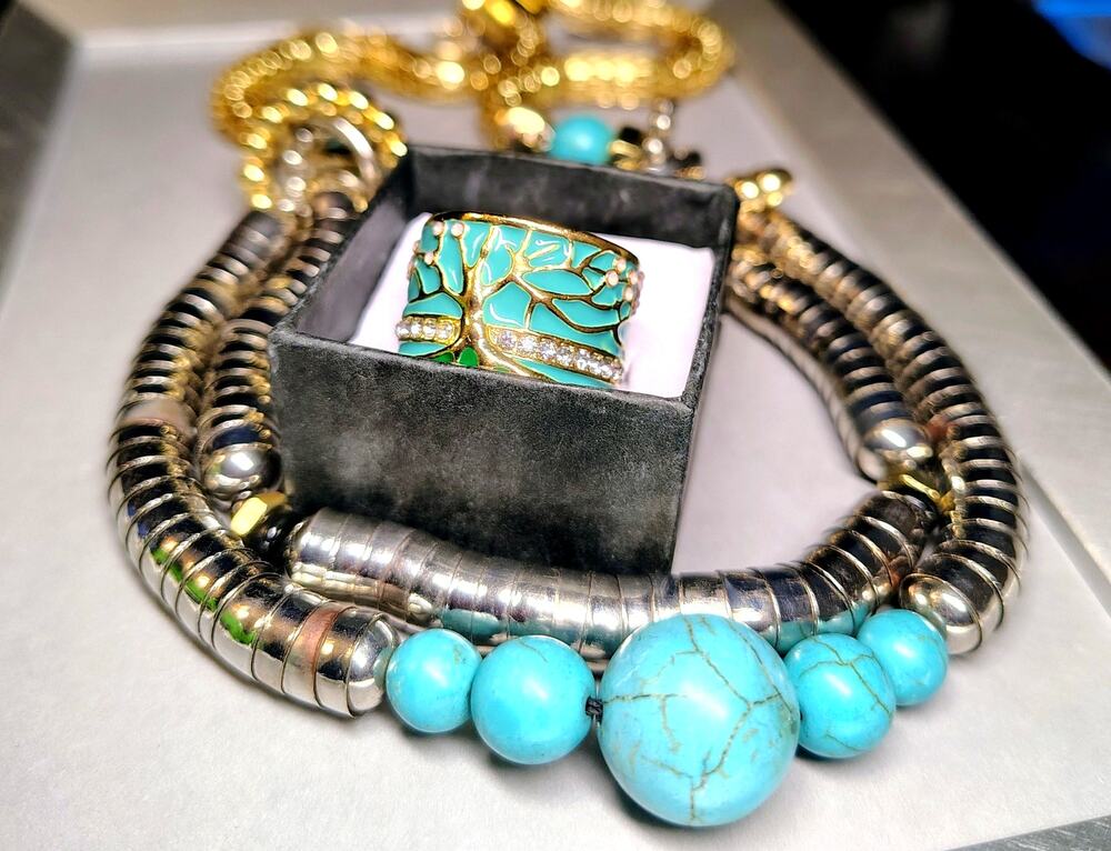BEAUTIFUL COSTUME RING AND HANDMADE LIQUID SILVER NECKLACE SET